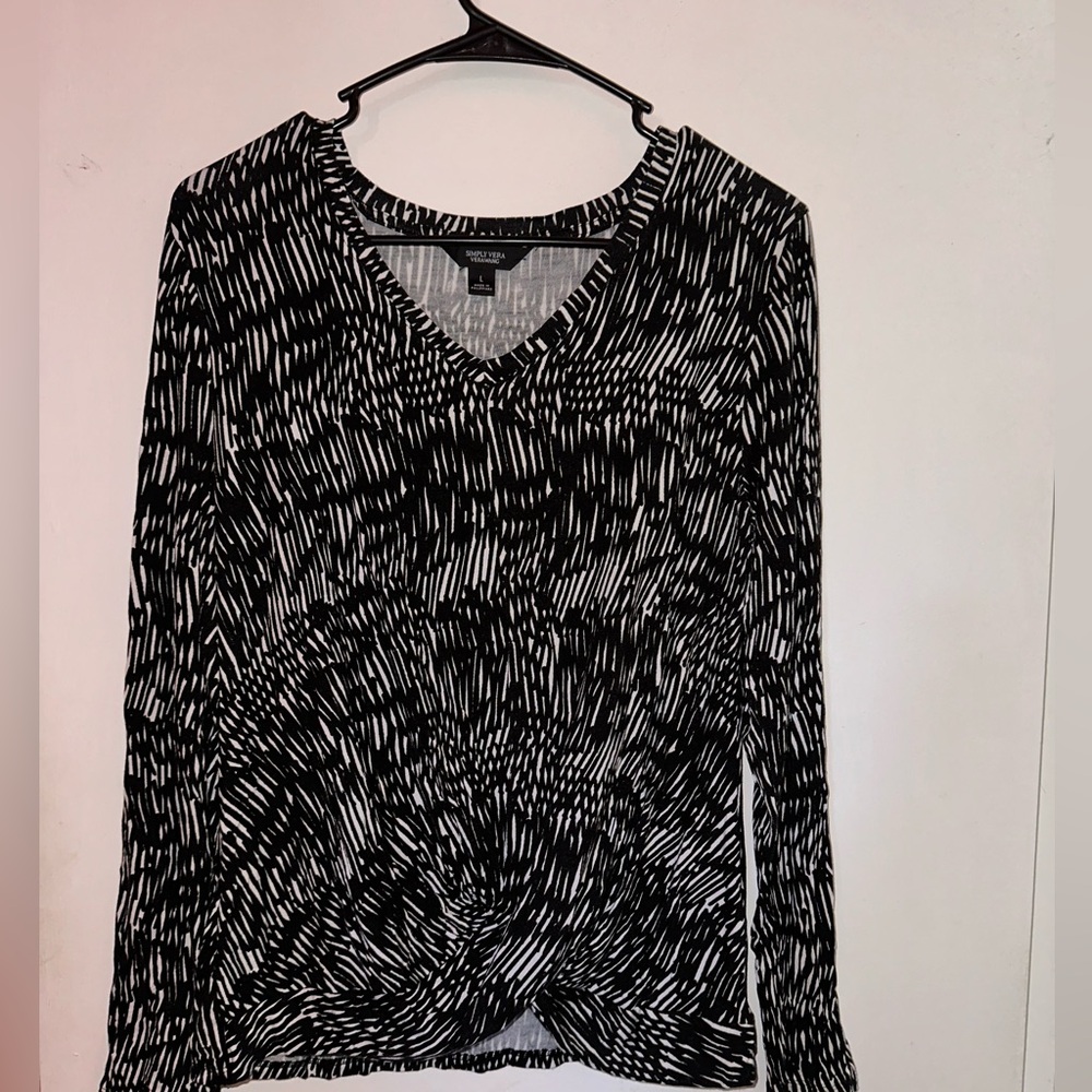 Simply Vera long sleeve blouse